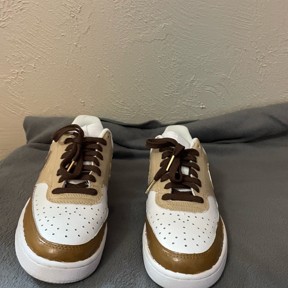 Custom painted shoes - Picture 3 of 7